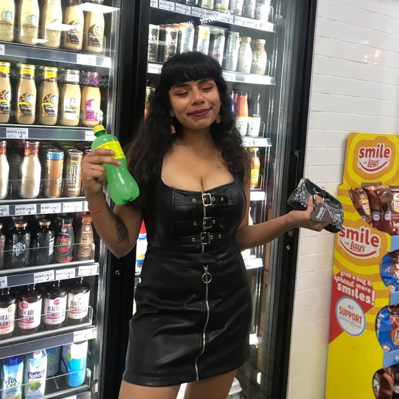 Meet your Posher, Ashly - Picture 1 of 1